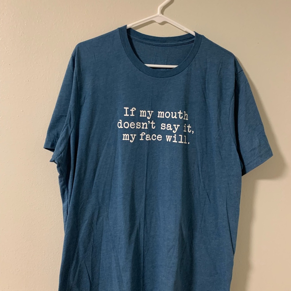Women’s graphic T-shirt. XL